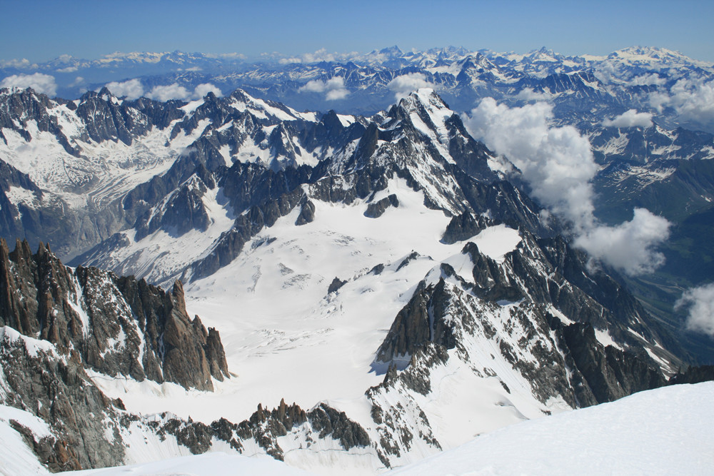 Le Glacier du Géant et a dent, le Dolent, les Gr Jorasses et les 4000 du Valais