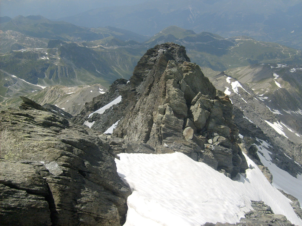 la partie difficile de l'arête, un gendarme à monter un peu puis à contourner à droite