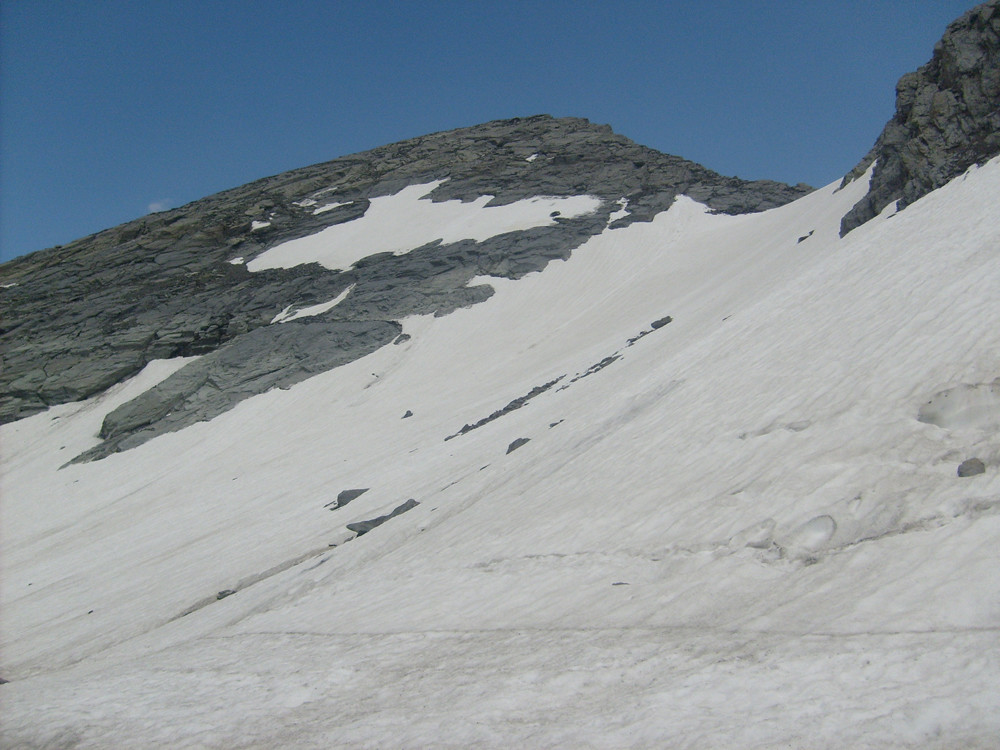 Le haut du glacier de bellecôte, jadis on y faisait du ski d'été, des dales sont visibles plus haut.