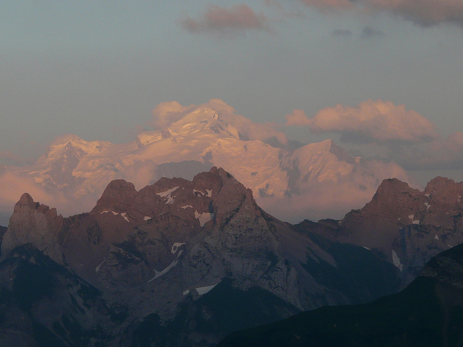 Toujours le Mont Blanc derrière Bellacha, au couché de soleil.