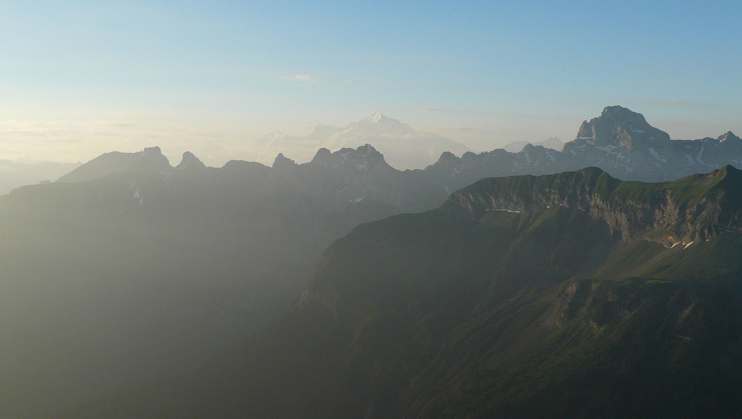 Une nouvelle journée sur les Aravis et le massif du Mont Blanc