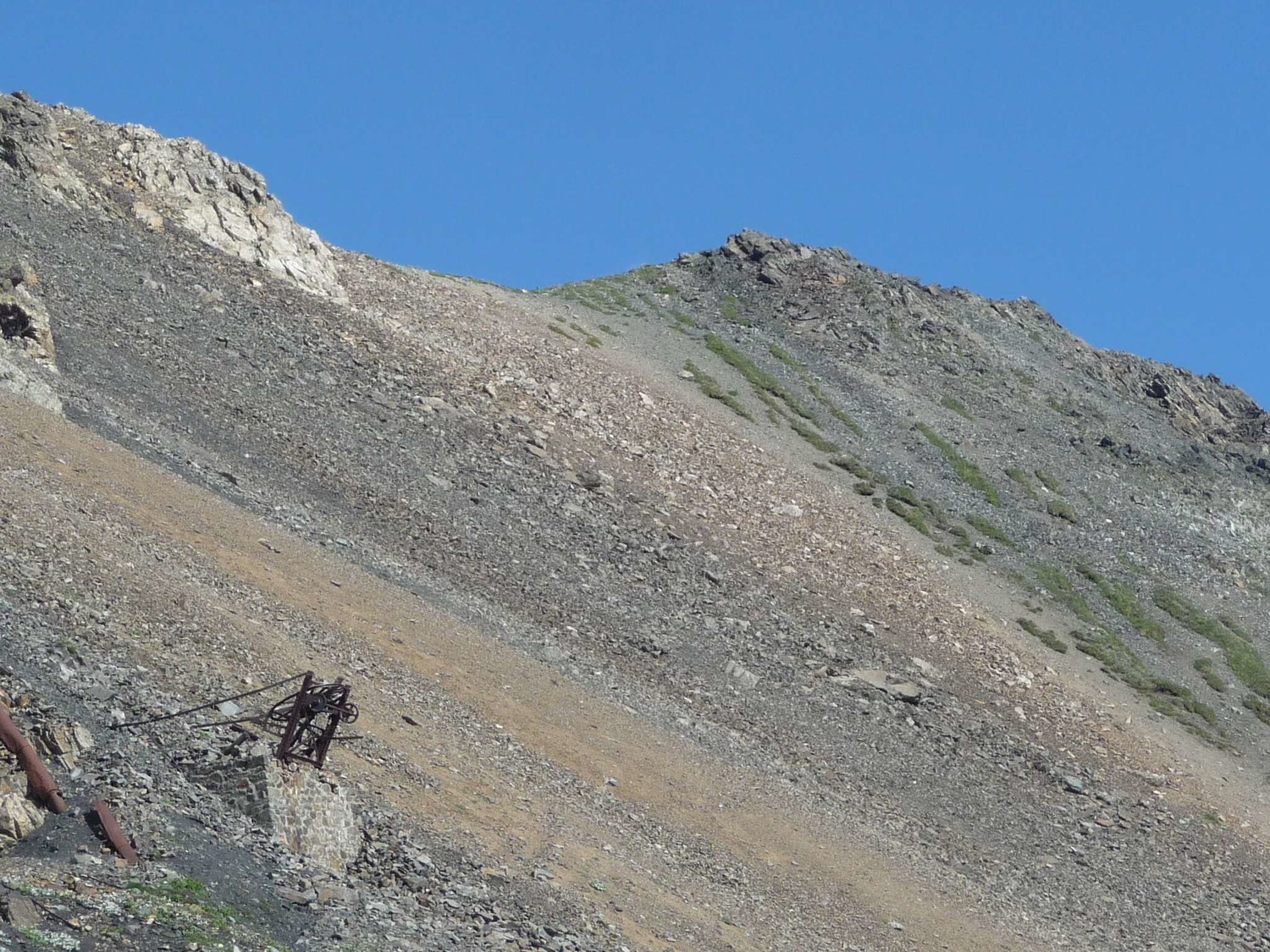 vestiges de la mine sous le collet de la mine