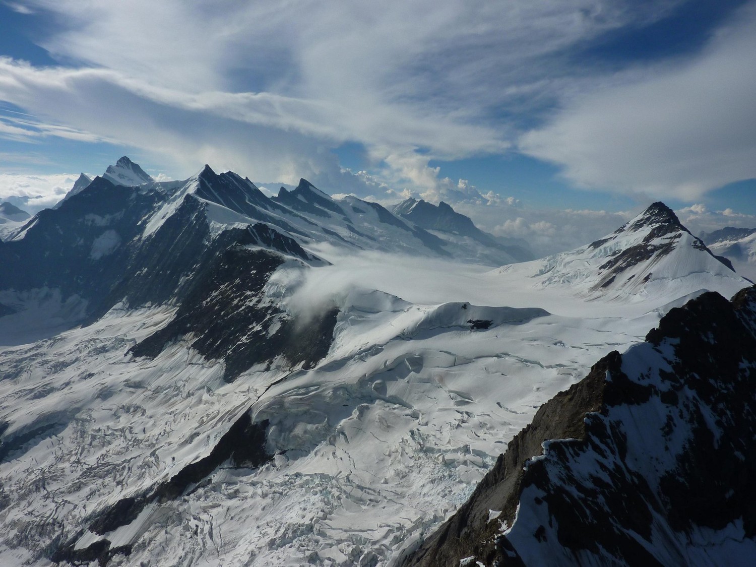 Le haut du glacier d'Aletch depuis l'arête Mittellegi