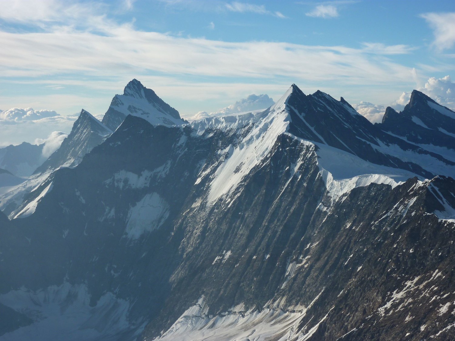 Fischerhorner et Finsteraarhorn depuis l'arête Mittellegi