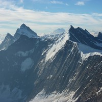Fischerhorner et Finsteraarhorn depuis l'arête Mittellegi