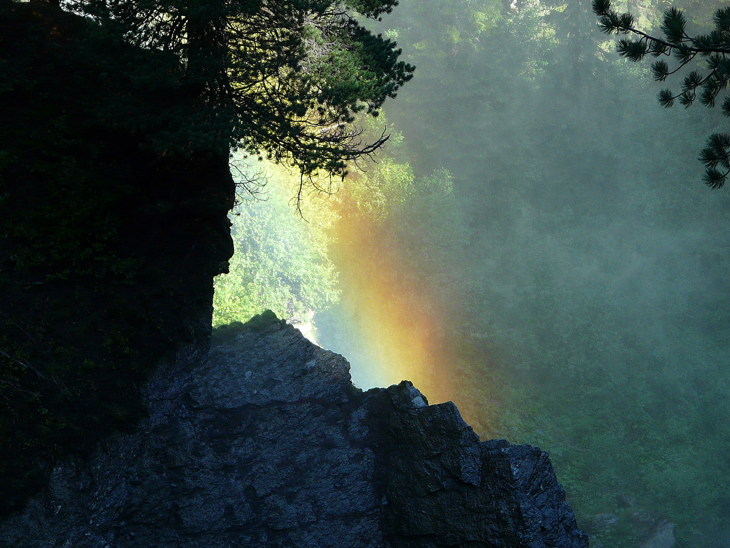 Un bel effet de lumière au dessus des cascades