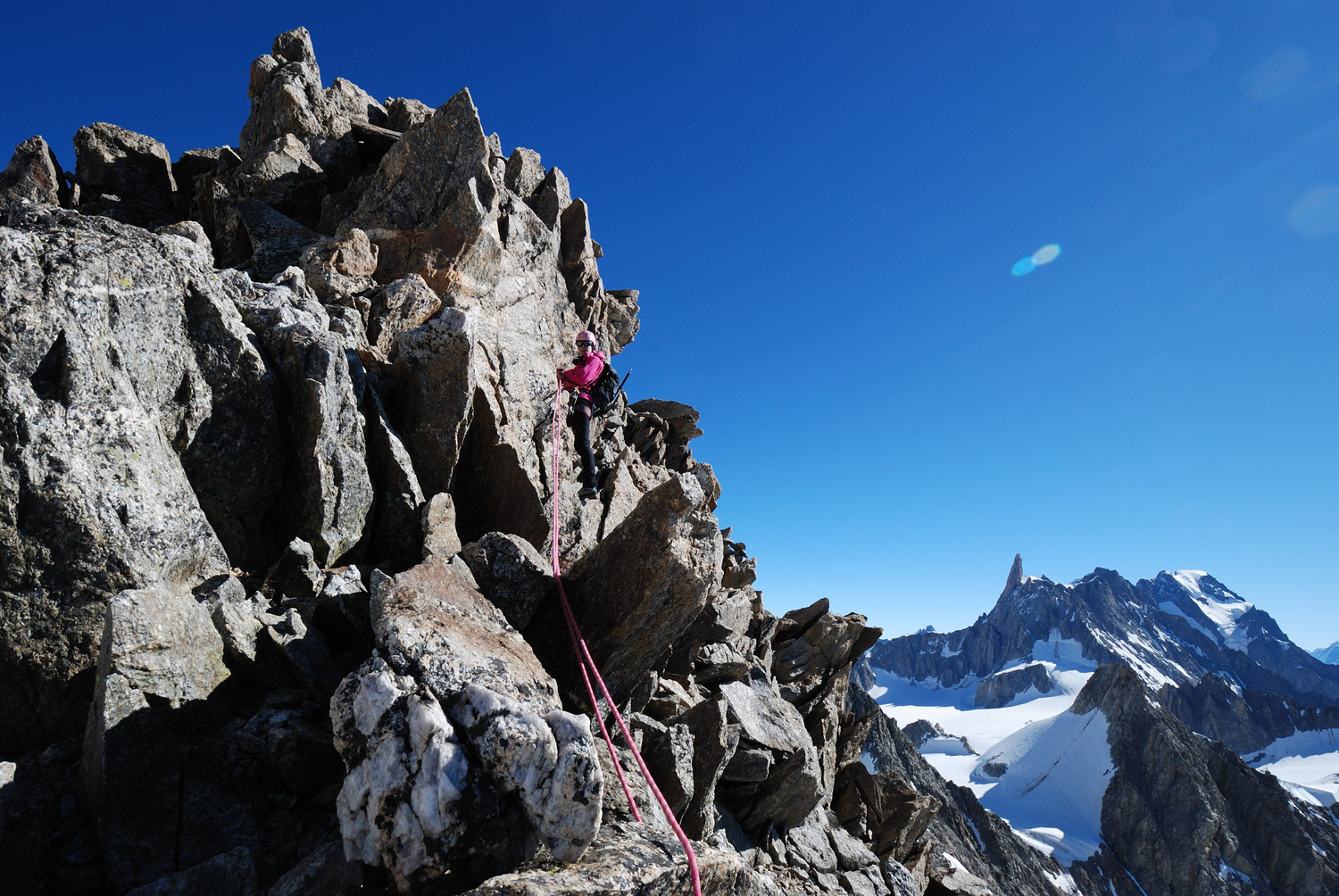 Départ de la traversée. C'est comme les piles d'assiettes de l'Oisans, sauf que là ça tient. En somme, ça perd son charme mais on est bien content.