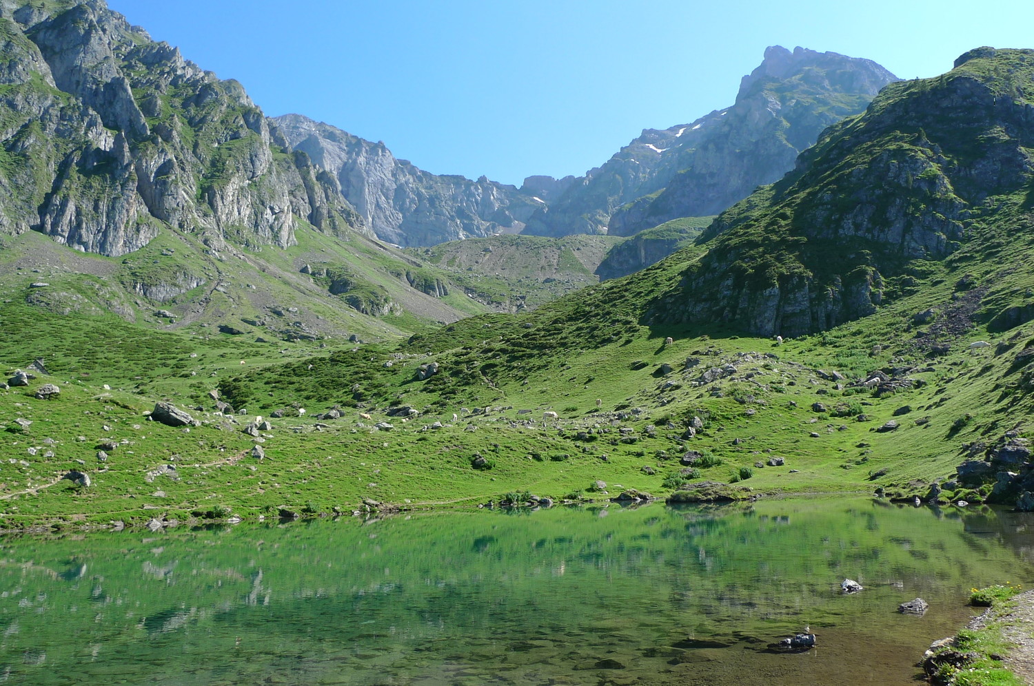 le lac d'Arrou et le cirque Nord de l'Arbizon