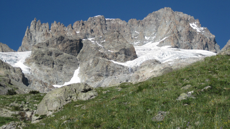 Barre des Ecrins depuis Temple Ecrins