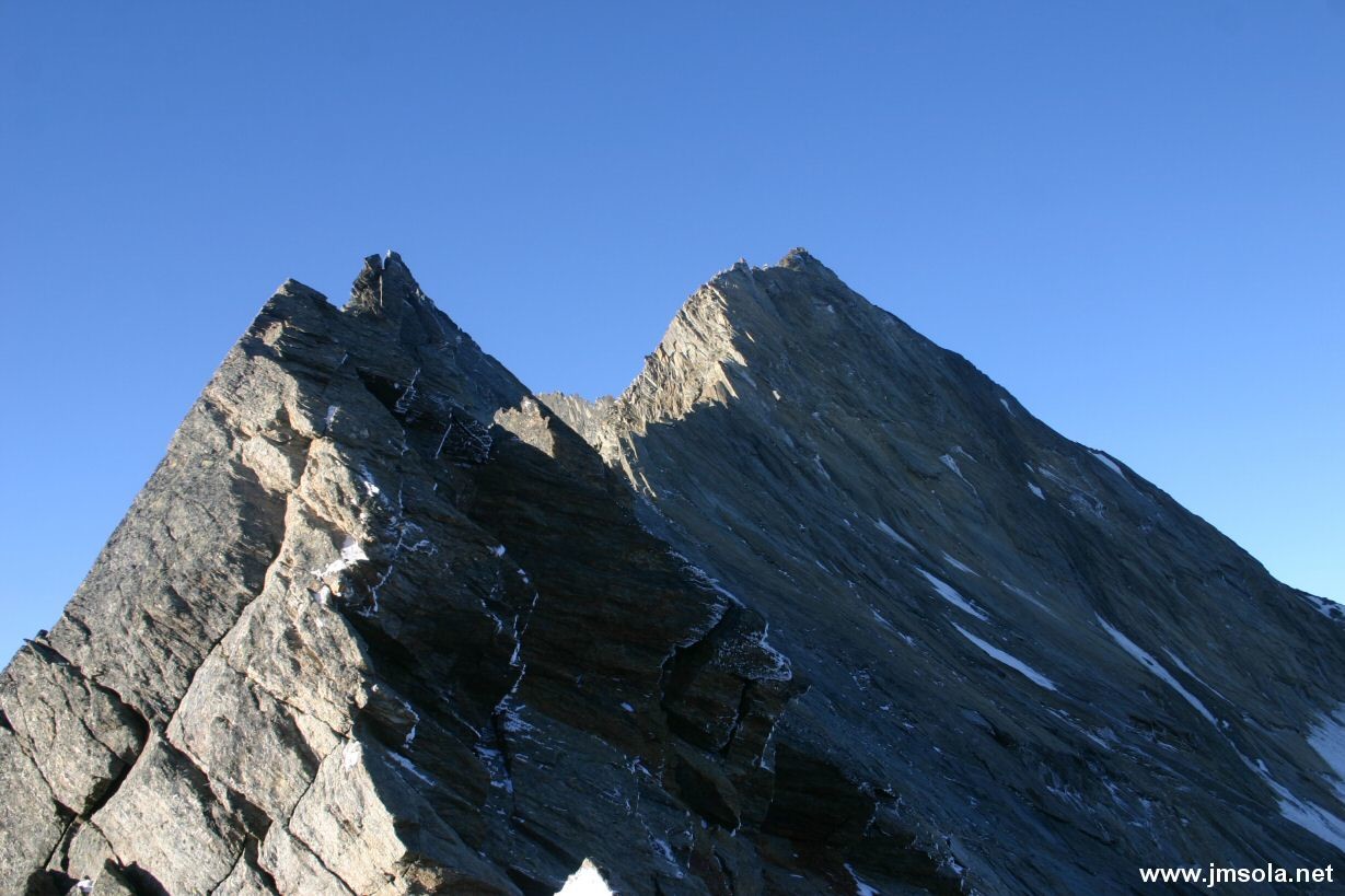 L'arête N depuis le col