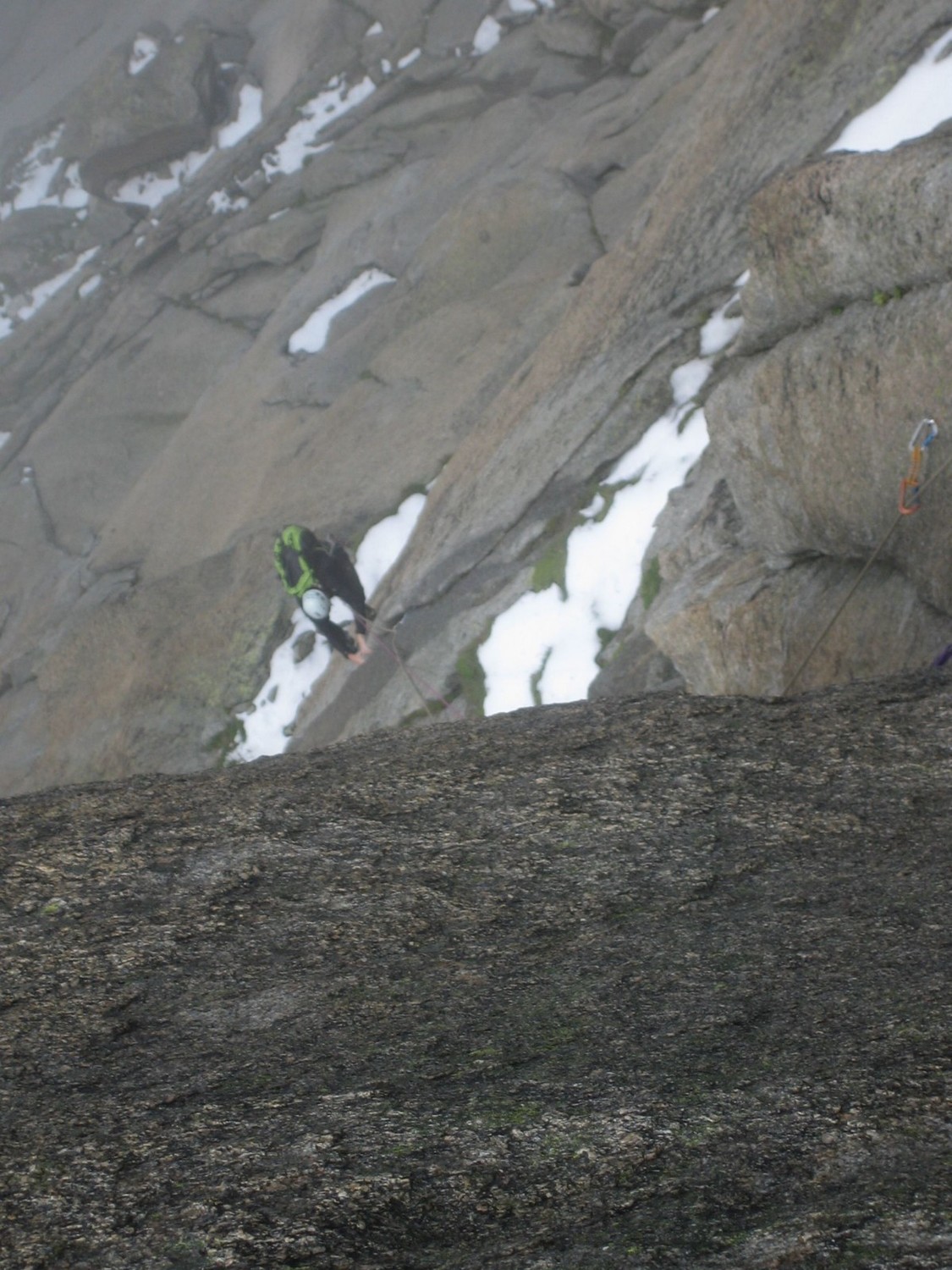 départ de L7 ,Tom dans fissure écaille