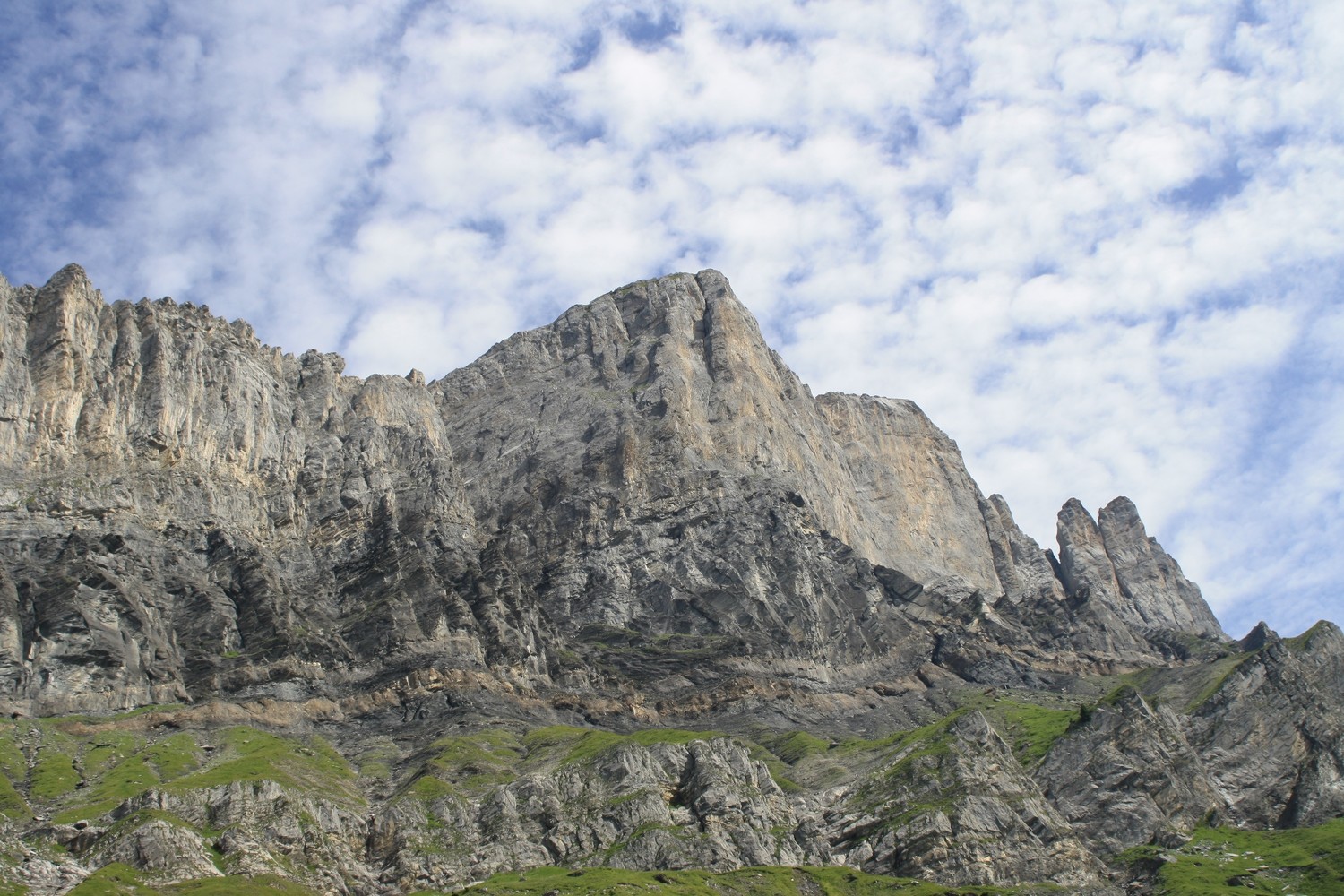 La pointe d'Ayère et les Jumelles à droite.