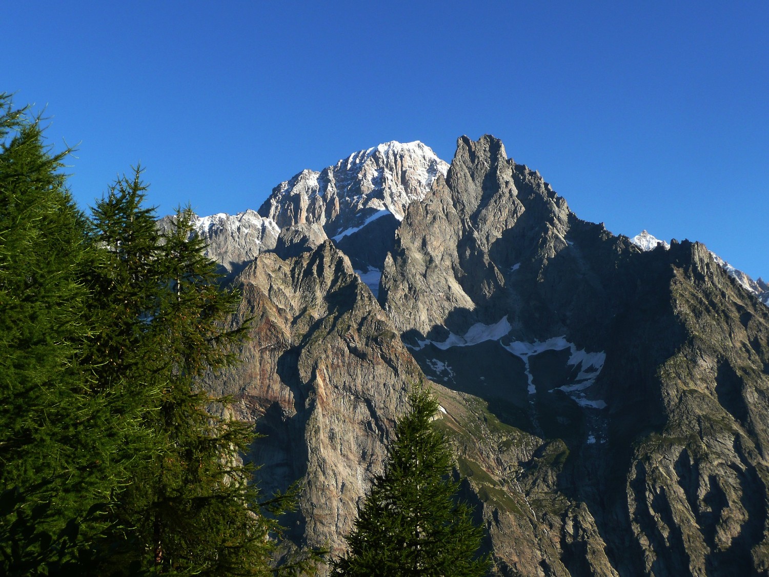 Mont Blanc (versant Freney) et Aiguille Noire de Peuterey