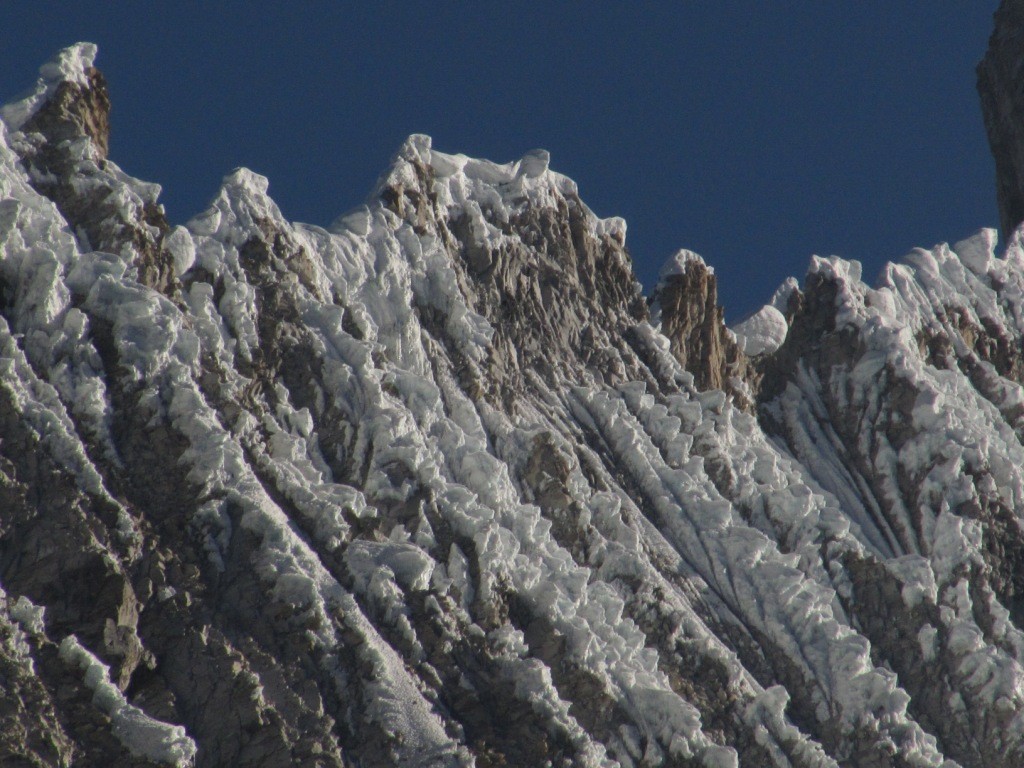 les parois de la Cordillere Blanche