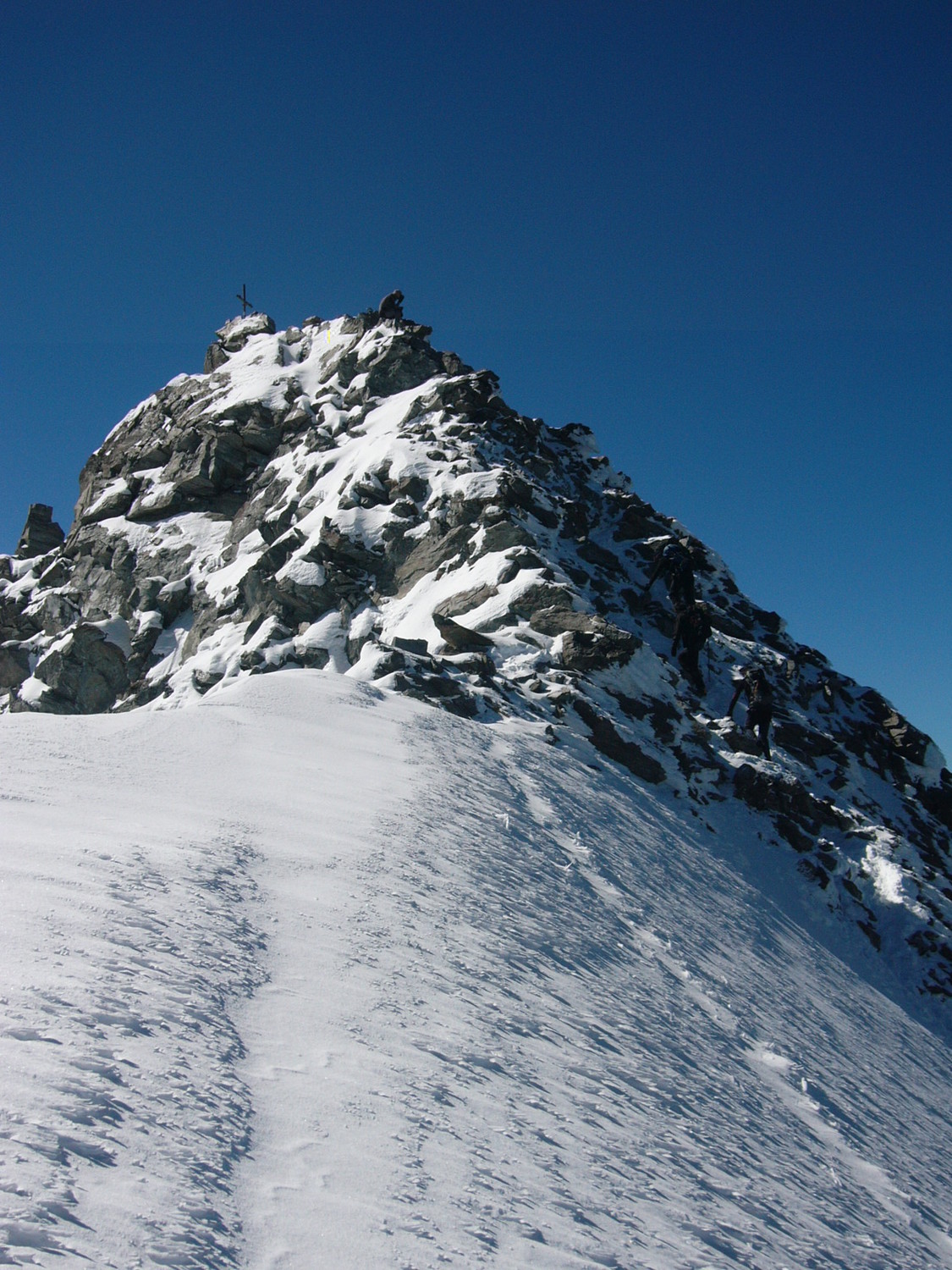 L'arête NNW du Lagginhorn en neige...