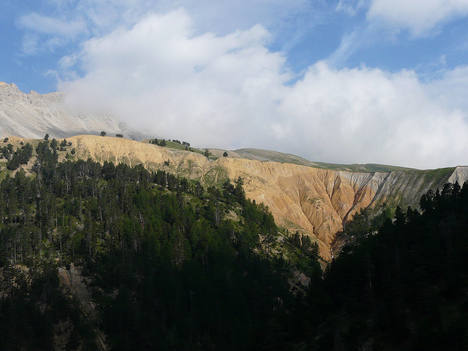 le plateau des Thures à l'horizon