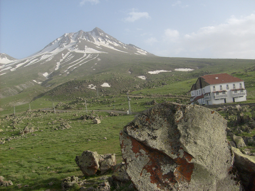 L'hôtel Karbeyaz (neige blanche)