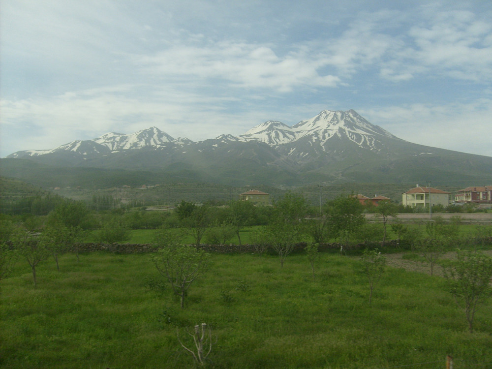 En fait une chaîne de volcan