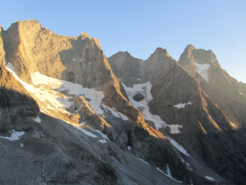 le pilier N de la Pointe d'Amont depuis le refuge de la Selle