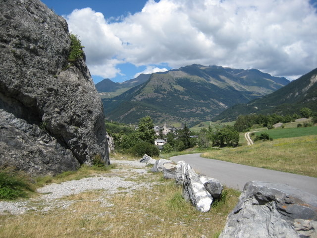Vers le village