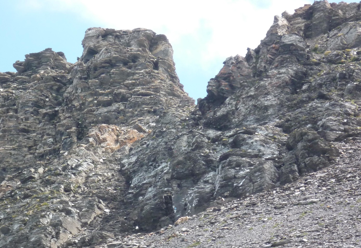 Dernier couloir de la descente (et idée de la qualité du rocher)