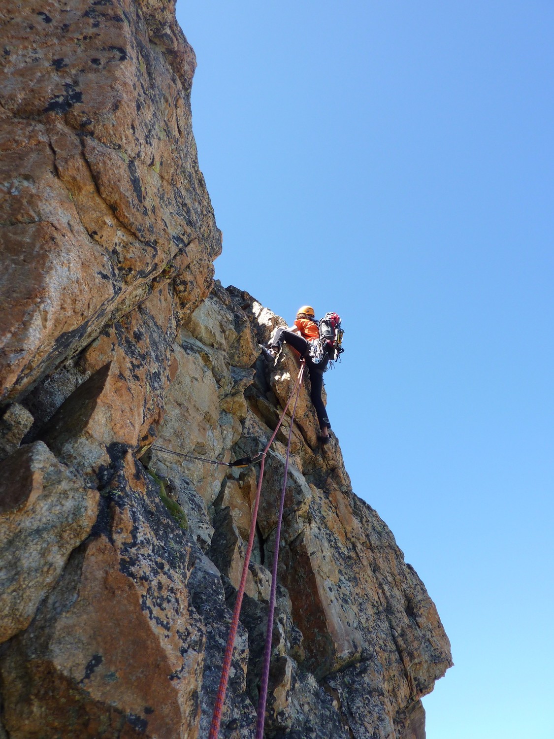 Le mur raide après la rampe caillouteuse (photo Alex)