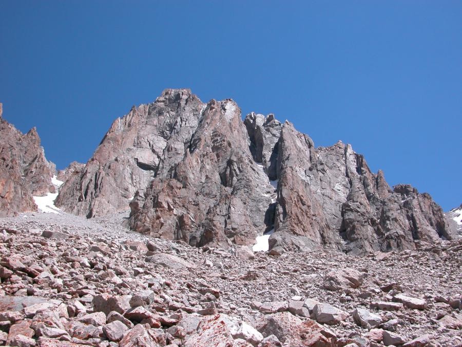 Les piliers du Baichechekei, itinéraire d'escalade D à ED