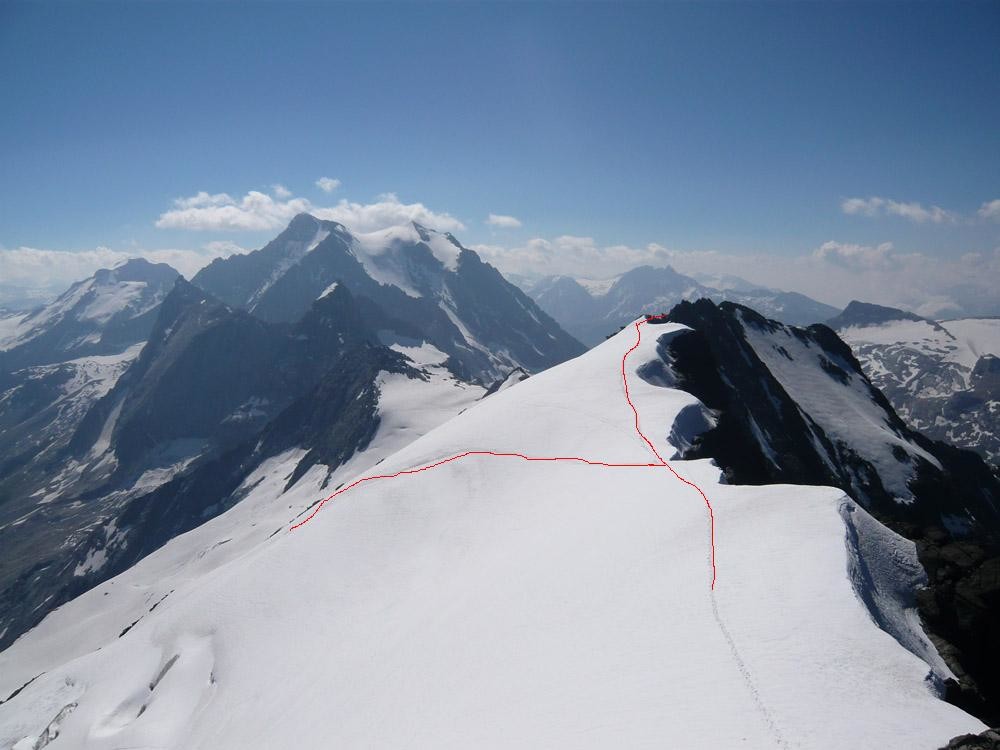 Arête en neige et descente vue depuis le Grand Bec
