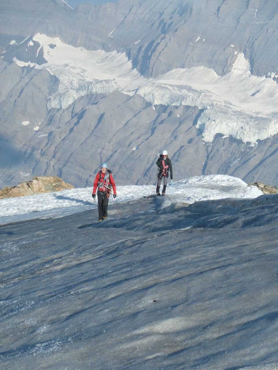 François et Amandine arrivent au sommet du Tschingelhorn