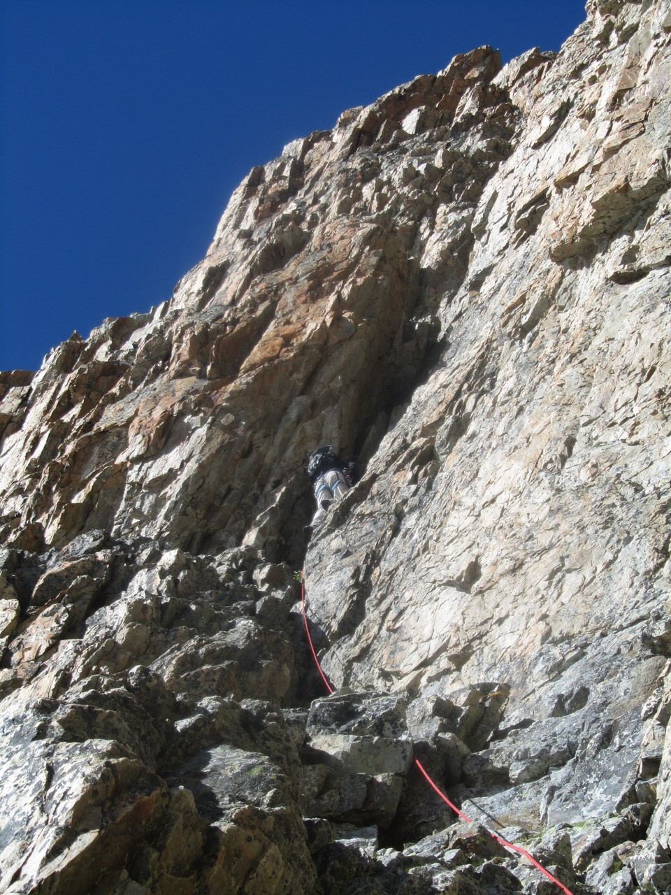 Lazare dans le couloir / cheminée