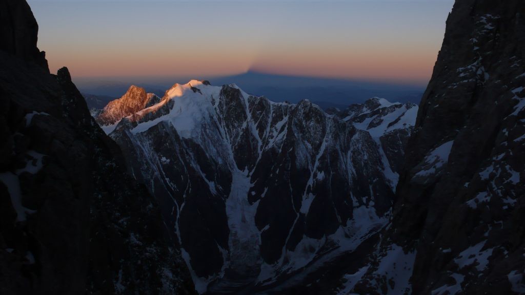 Reflet du Mont Blanc. Le meilleur moment de la journée