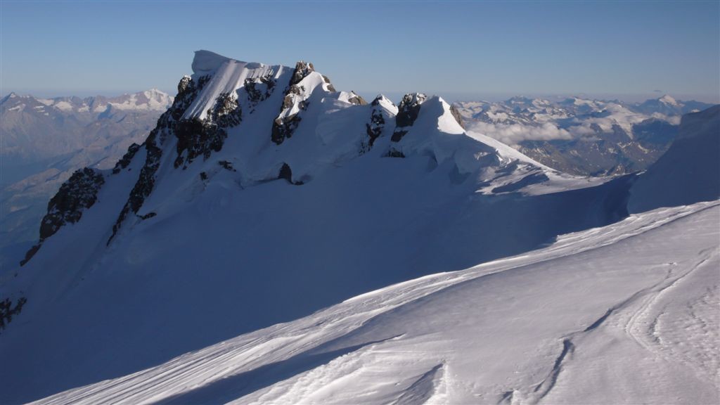 Mt Blanc de Courmayeur et ses gendarmes