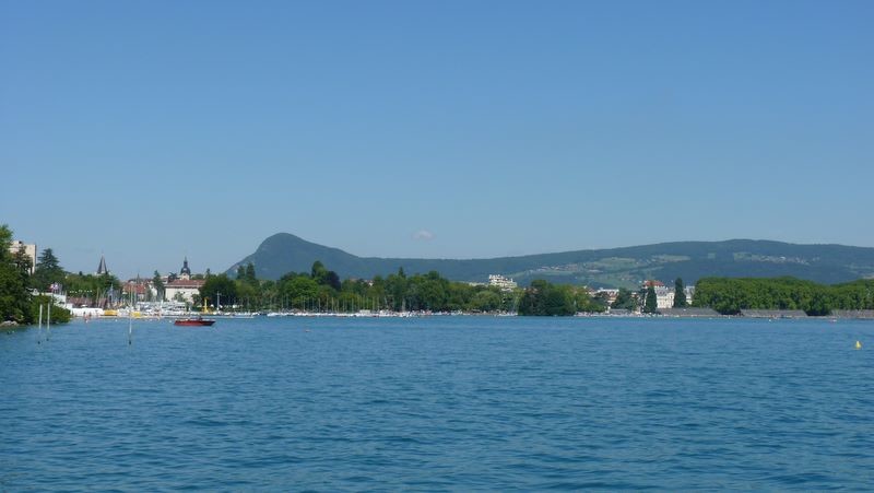 Le long du lac d'Annecy
