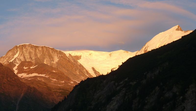 Coucher de soleil sur la voie normale du Mont Blanc vers 21h00