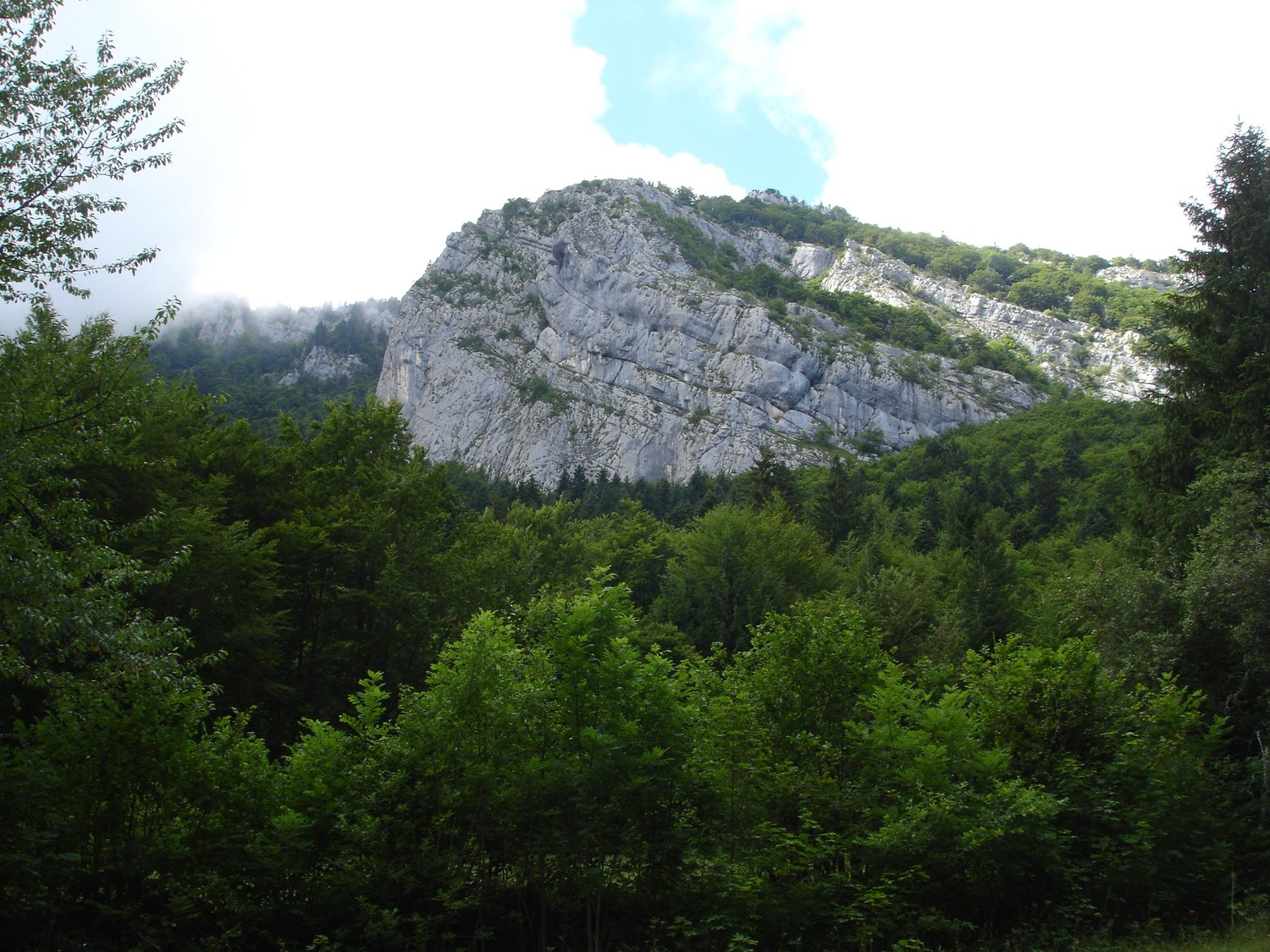 Vue de la paroi depuis la route