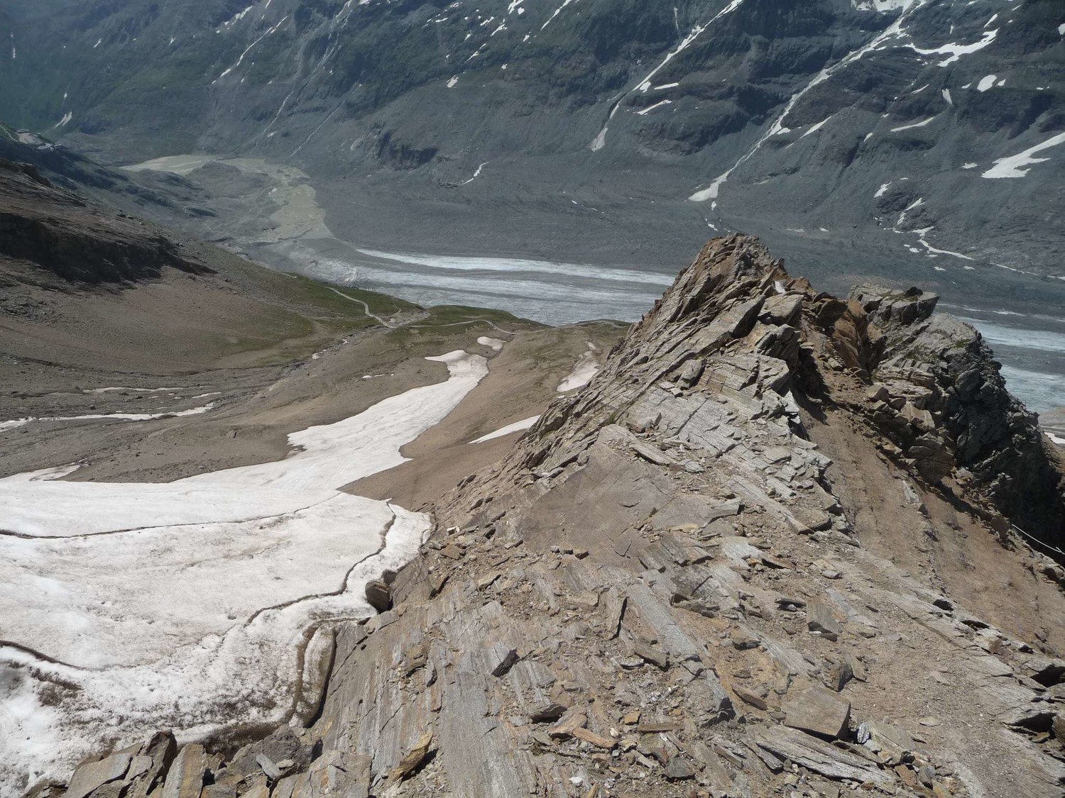 l'arête SSW de descente et le névé dans gamsgrube