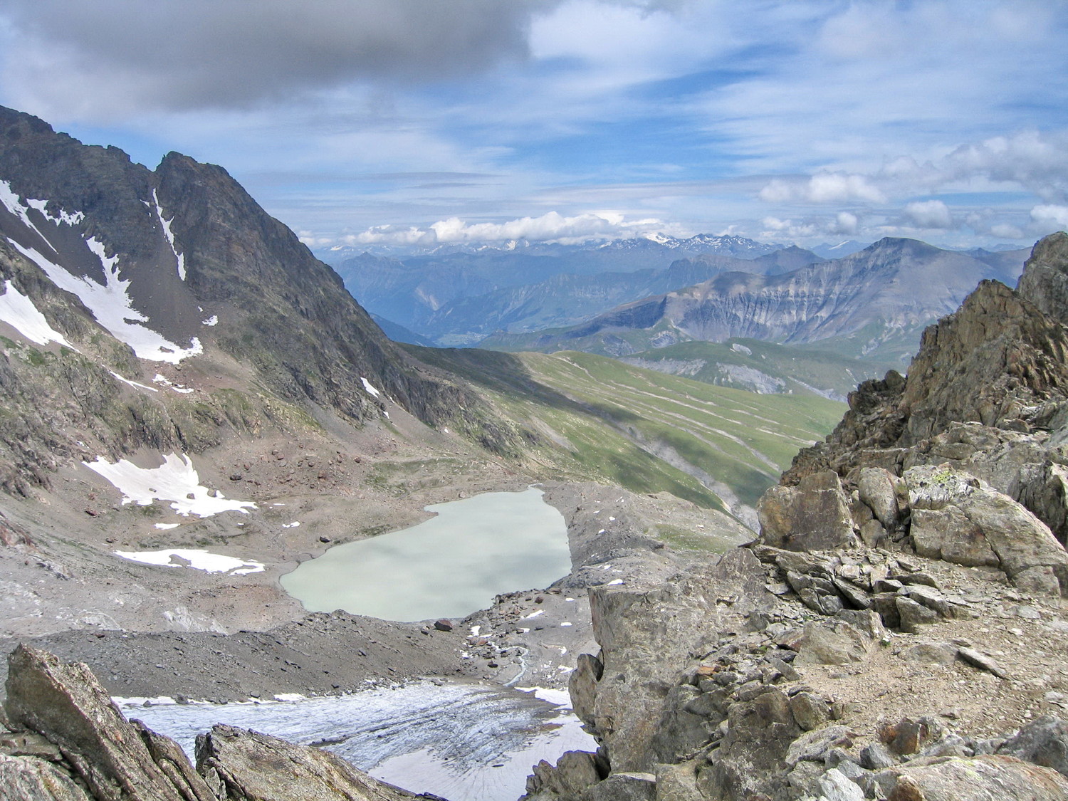 le lac des quirlies, de l'arête