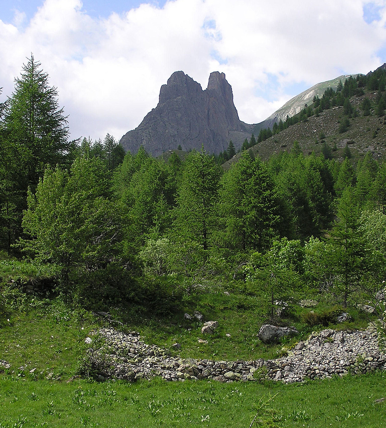 Mont Castello et Provenzale, col Greguri à droite