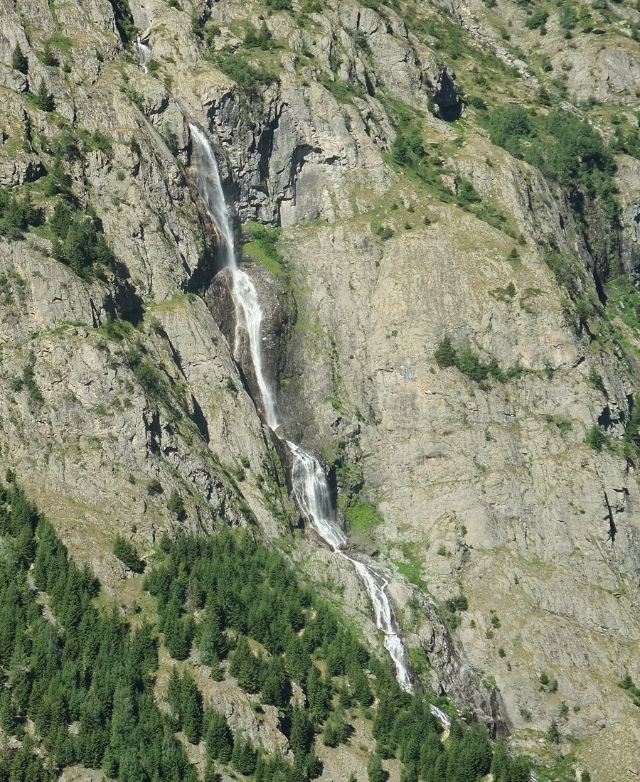Cascade de l'Alpe du Pin, coté droit