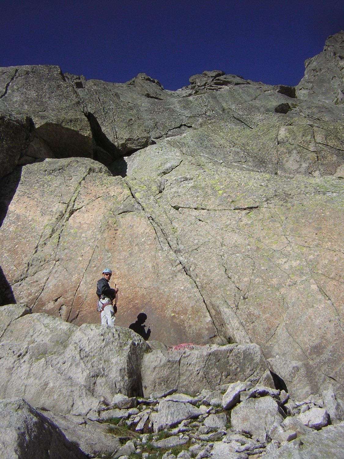 C'est clair, on est au pied d'une arête !!
