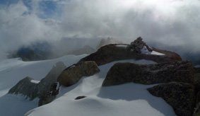 Éclaircie sur le sommet de Petite Fourche