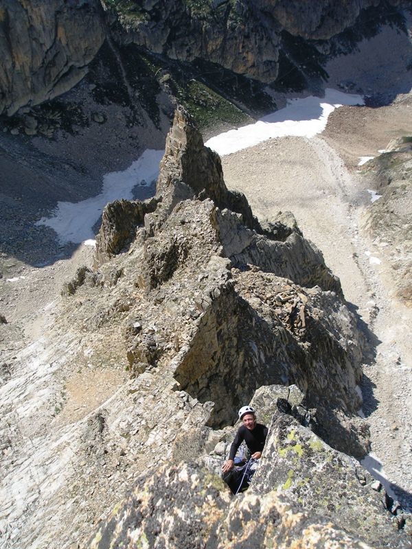 Vue d'ensemble de l'éperon depuis l'arête de la Tour IV
