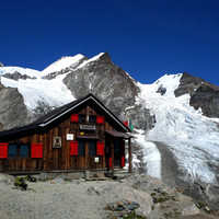 Refuge Mezzalama, au fond Pollux et Castor