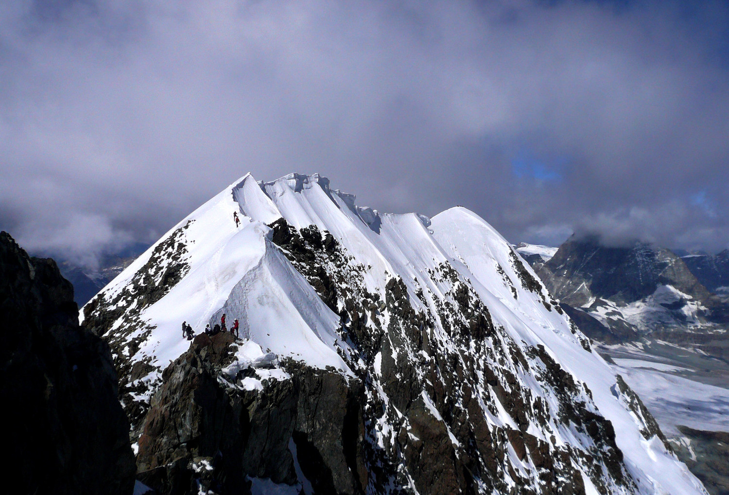 Arête neigeuse sommitale du Breithorn Central