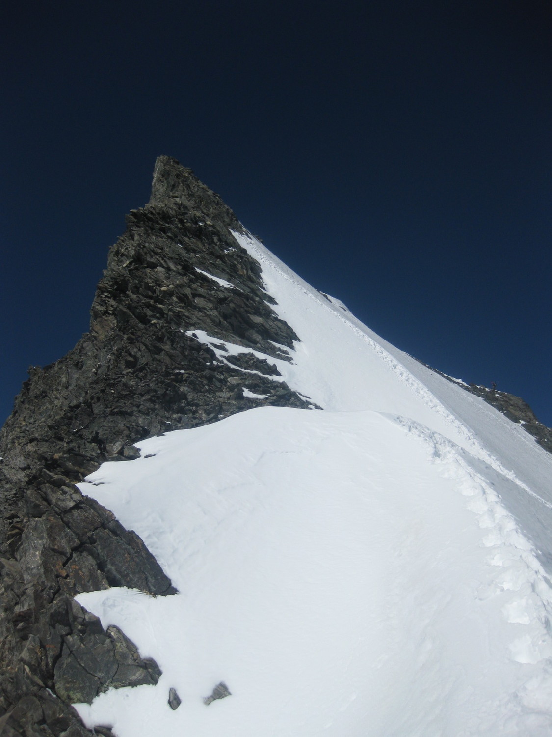 Arrivée imminente au sommet de la Lenzspitze