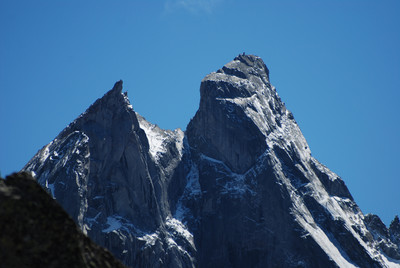 Sciora di Fuori 3169 m e Pioda di Sciora 3238 m  dal Piz Grand 2459 m con il teleobiettivo a 315 mm.