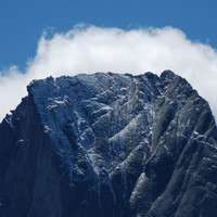  La parte alta della parete NE del Pizzo Badile 3305 m dal Piz Grand 2459 m con il teleobiettivo a 210 mm.