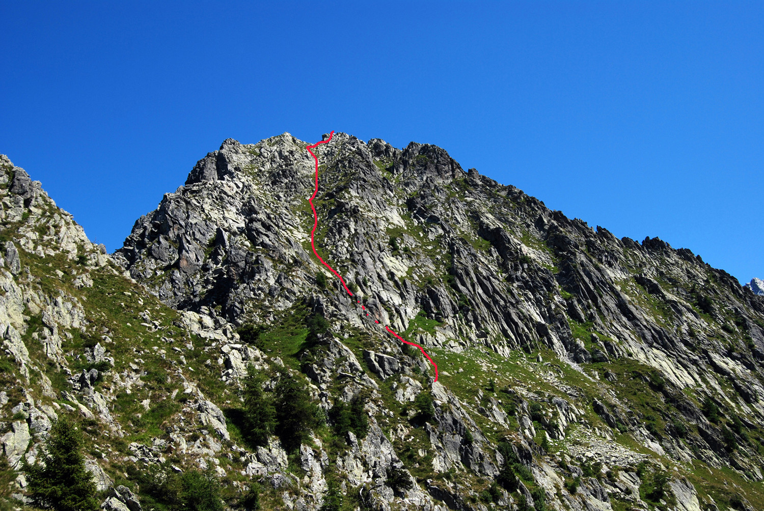 L'ultimo ripido tratto per raggiungere il Piz Grand 2459 m.