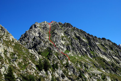 L'ultimo ripido tratto per raggiungere il Piz Grand 2459 m. L'ultimo ripido tratto per raggiungere il Piz Grand 2459 m.
