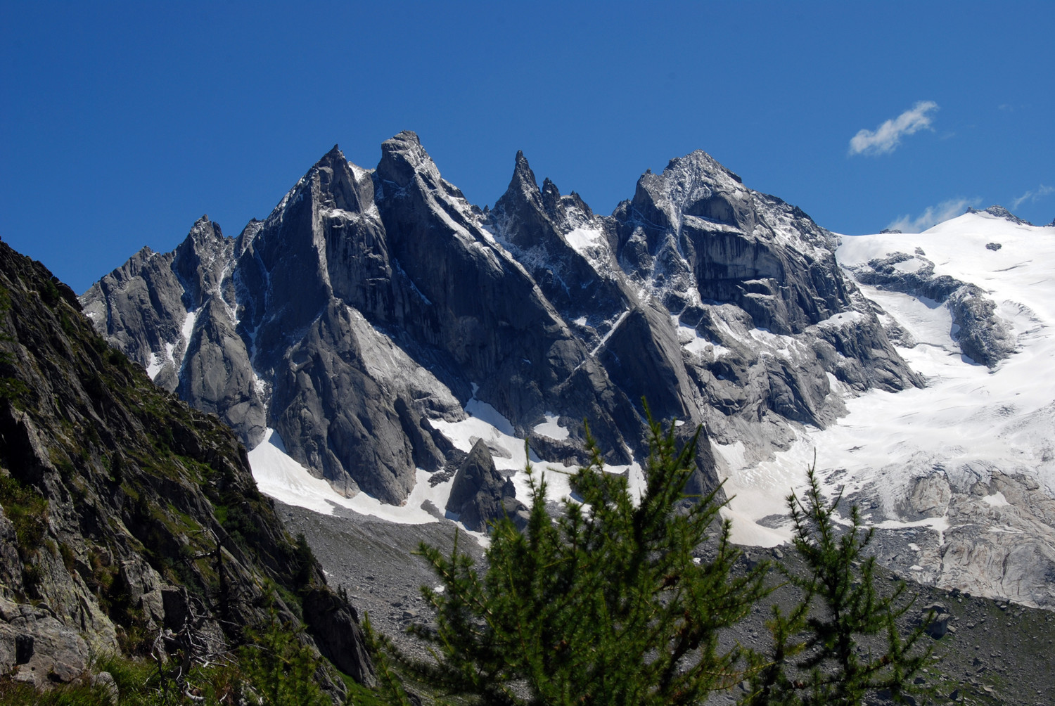 Il gruppo Sciora scendendo dalla quota 2231 m
